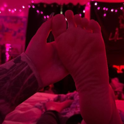 TheFeetMuncherX's profile picture