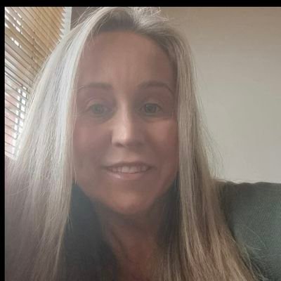 DeborahEB1502's profile picture