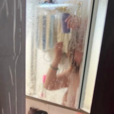 三人行必有一湿(淫妻日记)'s profile picture