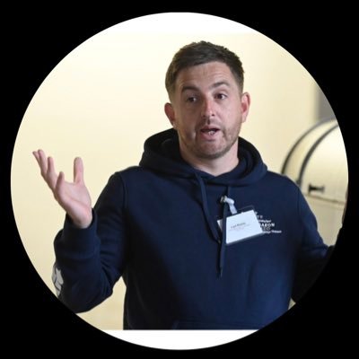 L's profile picture