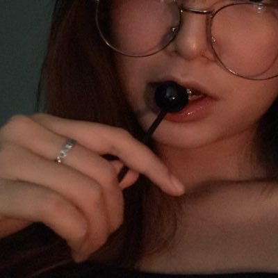 `mami's profile picture