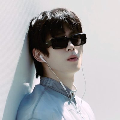 w a w a's profile picture