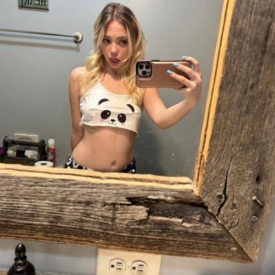 Tay's profile picture