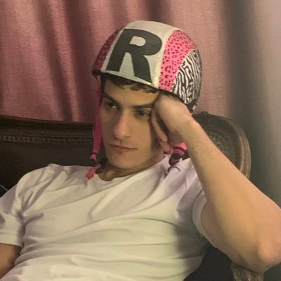 القط الاسود's profile picture