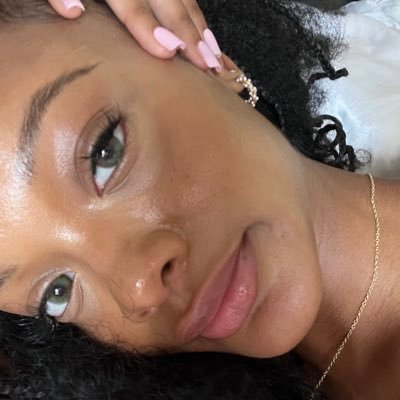 Roannnaaaaa's profile picture