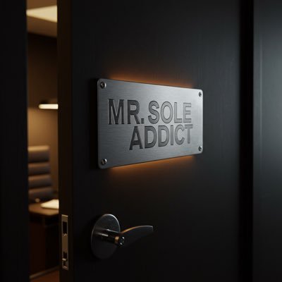 inlovewithsoles's profile picture