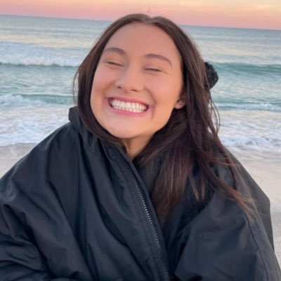 lola tung updates's profile picture