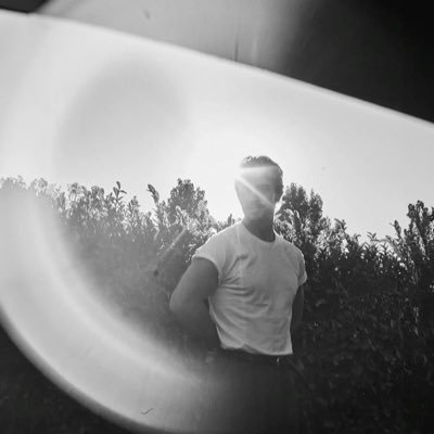 llllY77's profile picture