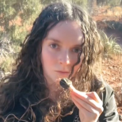 maryisalien's profile picture