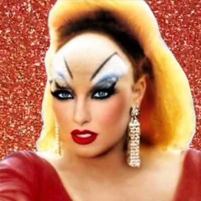 finneas o’connel fazendo bico em glee's profile picture