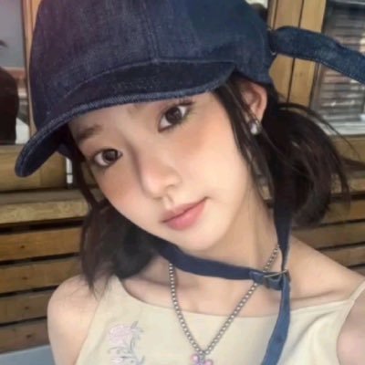 moved's profile picture