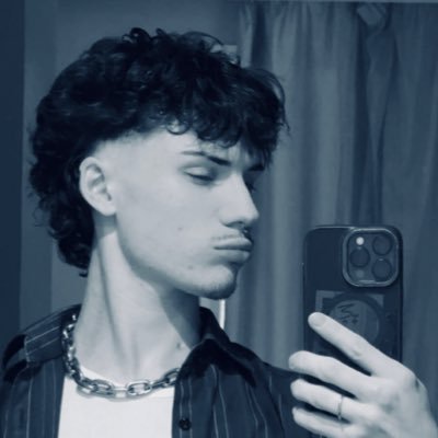 J ★'s profile picture