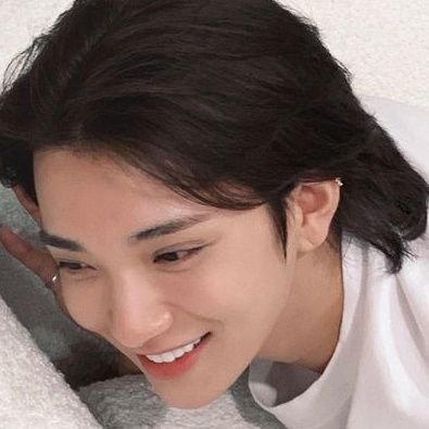 r's profile picture