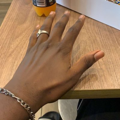 akin🎈's profile picture