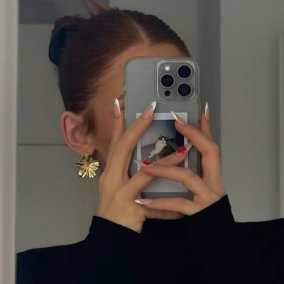 astrid's profile picture