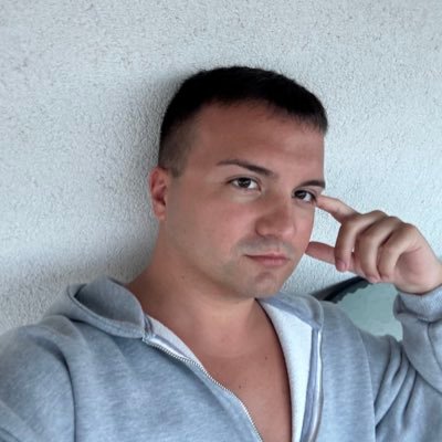 L's profile picture