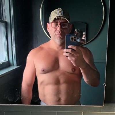 MuscleButtBttm's profile picture