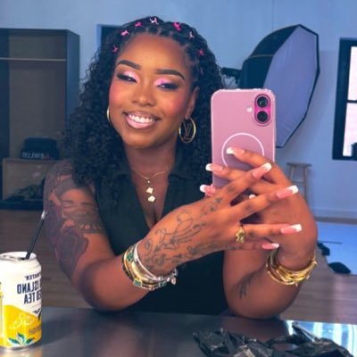 𝓒𝓮𝓵𝓮𝓼𝓽𝓮.'s profile picture