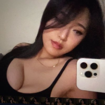 angela's profile picture