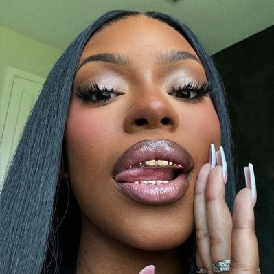 MONALEO 🎀's profile picture
