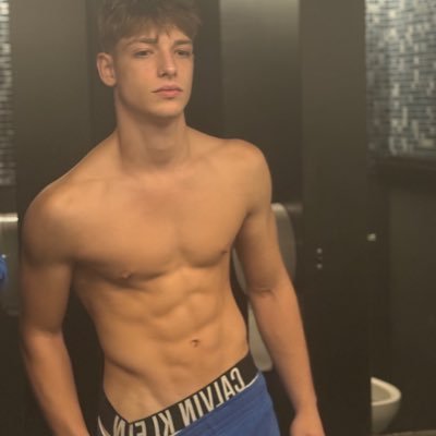 goldenboy24's profile picture