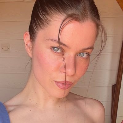 Jelena Volkov | soft but wild 🌹's profile picture