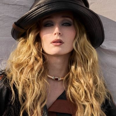 best of sophie turner's profile picture