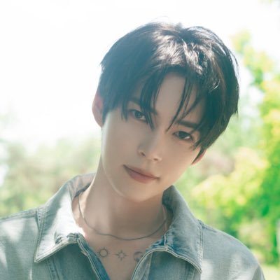 𝐑's profile picture
