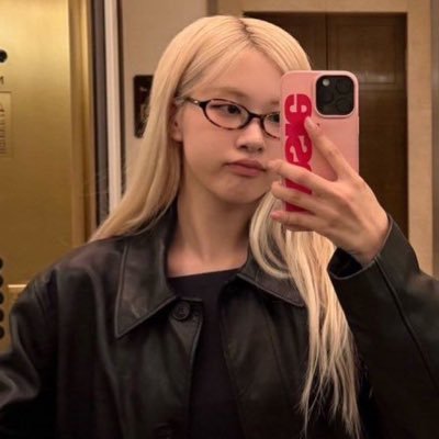rosielution's profile picture