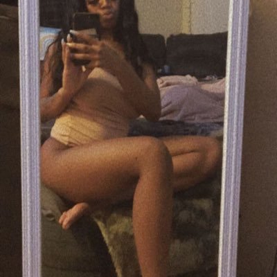 MiniaJohnson's profile picture