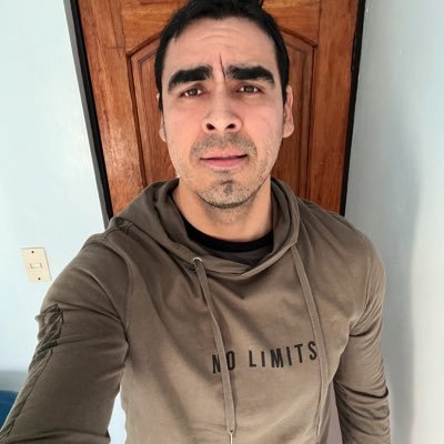 Rúbens Caxtillo 🖋️🎙️'s profile picture