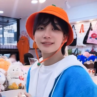 Rena 🐰's profile picture