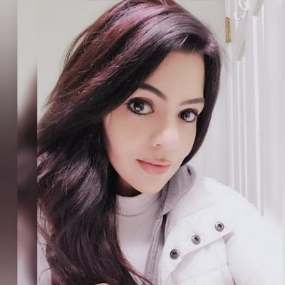 Ayesha Khan's profile picture