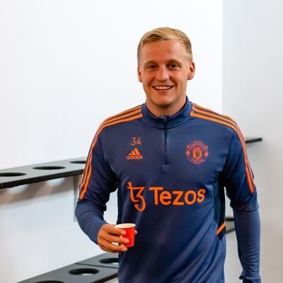 Day_Waka45's profile picture