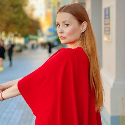 пані книгарка's profile picture
