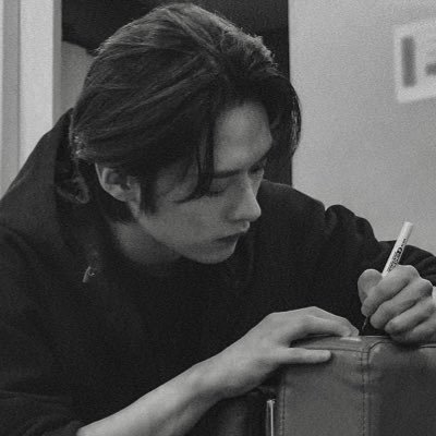 cat_b_artist's profile picture