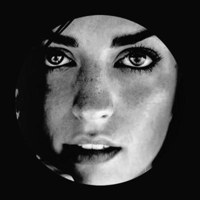 ℒ𝒾𝓃𝒶's profile picture