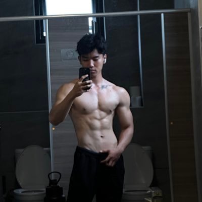 wang224070's profile picture
