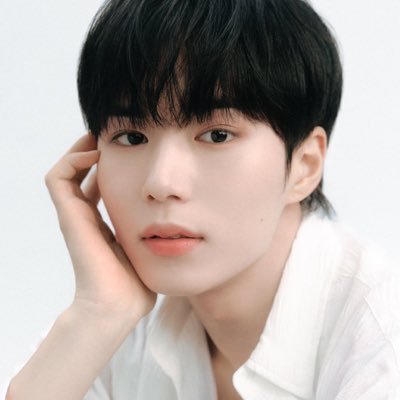 RUSSIAN RED's profile picture