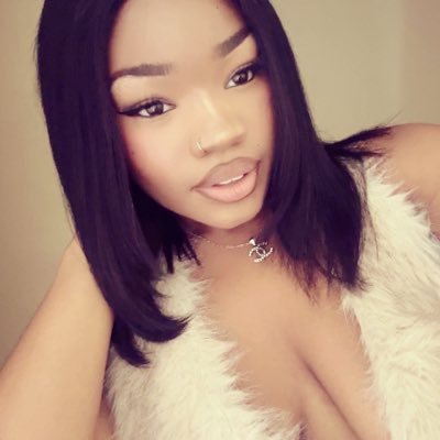 Miahthadoll's profile picture