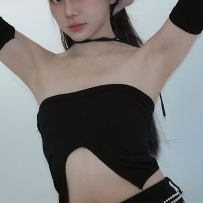 y's profile picture
