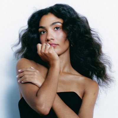 Olivia Dean Source's profile picture