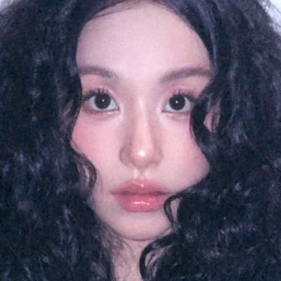chaeyoung daily's profile picture