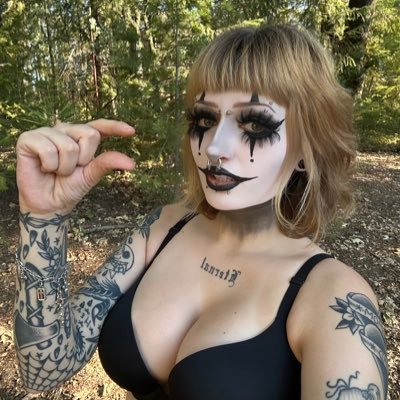 𝔠𝔬𝔯𝔞's profile picture