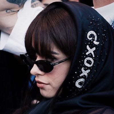 lara vai ver a demi ♰'s profile picture