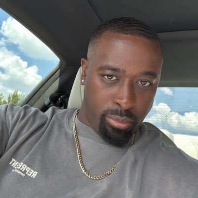 EST Bee's profile picture
