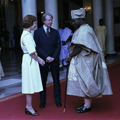 Ọmọọba Adélẹyẹ ToluCHUKWU 🤴 👑's profile picture