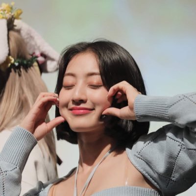 hyo 🌸's profile picture