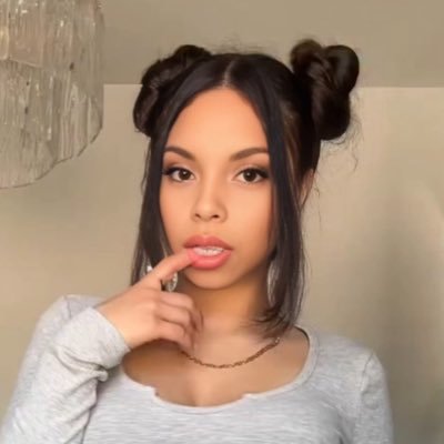 TrishaSwishaa's profile picture