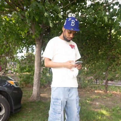 facts215_'s profile picture